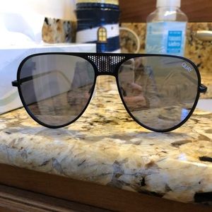 Quay Iconic Sunglasses 🕶 - worn 3 times